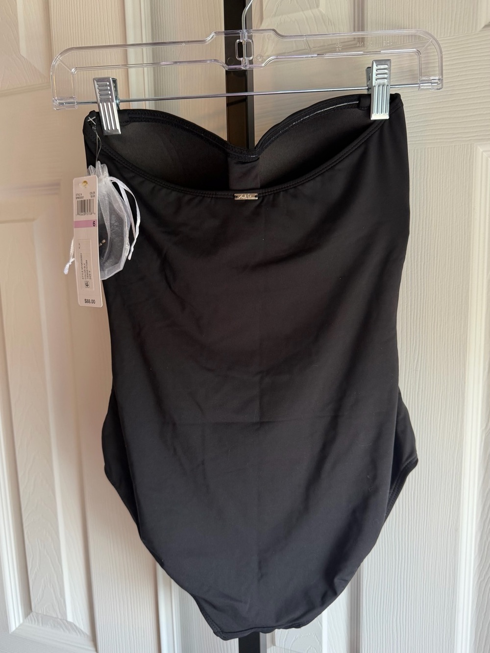 NWT Anne Cole Women’s One-Piece Swimsuit
Black Twist Front Ruched Size: 6 - Picture 3 of 6